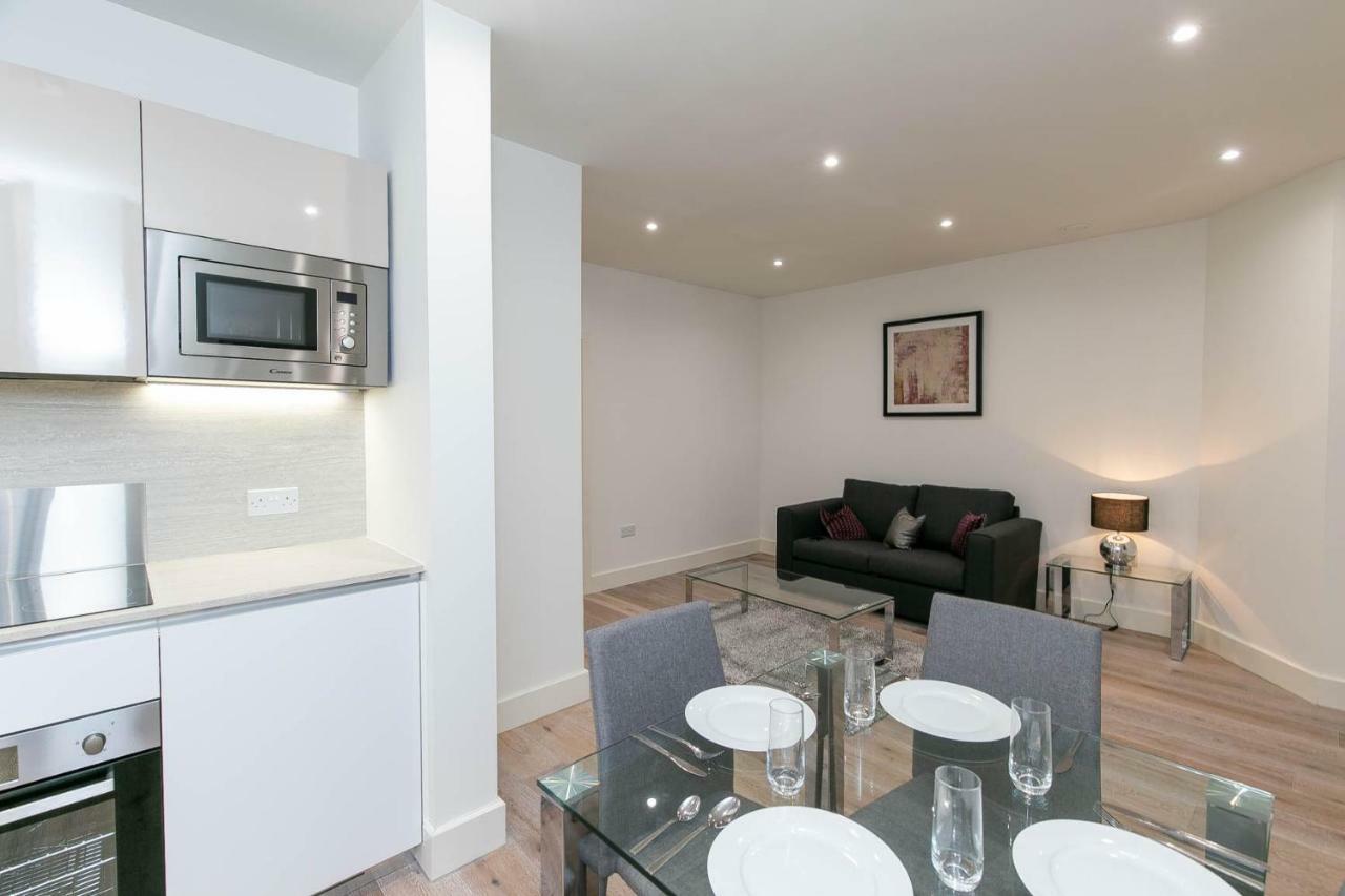 Deluxe Apartments By Heathrow Harmondsworth Exterior photo